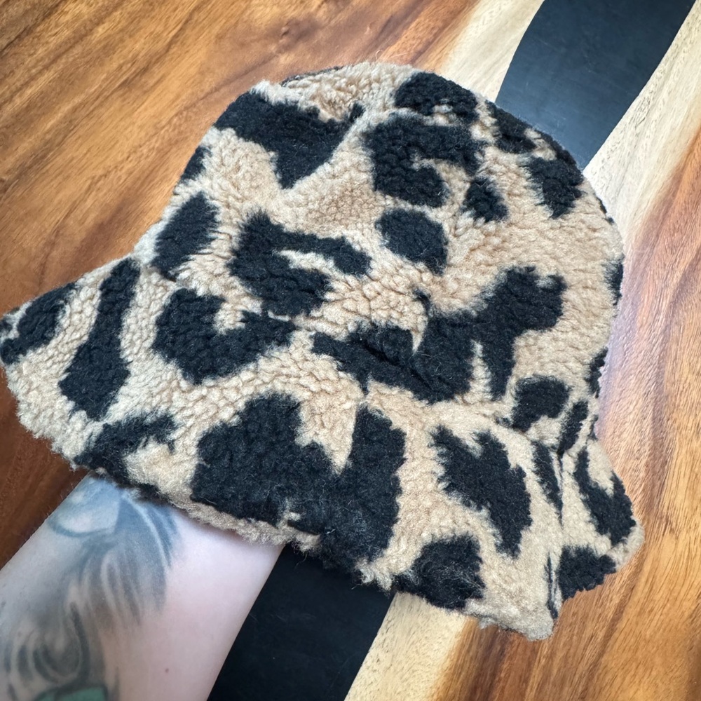 Leopard Print Sherpa Bucket Hat